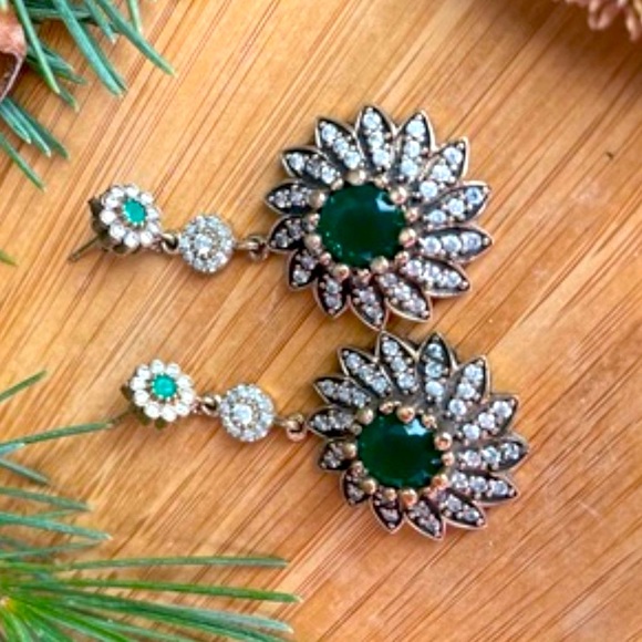 925 Sterling Silver, Emerald &Topaz drop Earrings - Picture 8 of 10